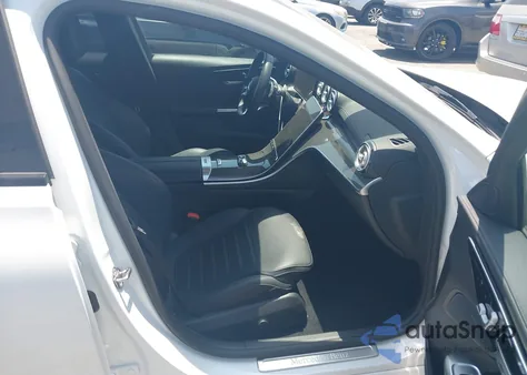 2022 Mercedes-Benz C 300 Sedan z USA, uszkodzony, nr VIN W1KAF4GB5NR036745